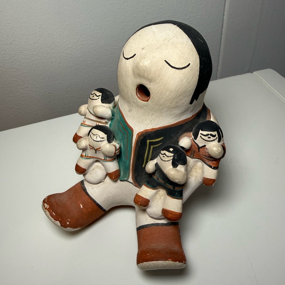 Pueblo Story Teller Doll with 4 children by Joanne Trujillo, Cochiti Pueblo, NM